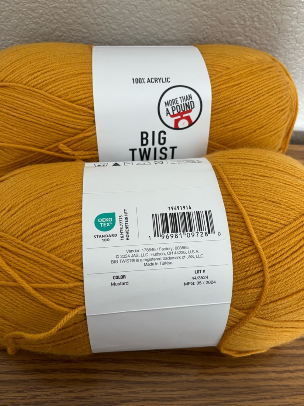 2 NEW Skeins of Big Twist Value Pound + Yarn - Picture 2 of 3